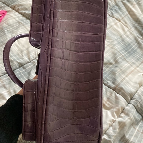 Lavender handbag/like new - Picture 5 of 5